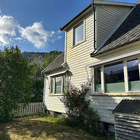 Huset Pa Plassen Sogndal Extérieur photo