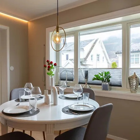 Huset Pa Plassen Sogndal Extérieur photo